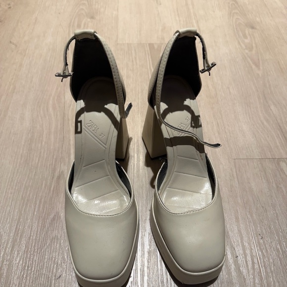 Zara White Block Heel Women's Shoes - Picture 4 of 6